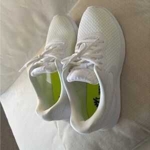 Nike Tanjun Sneakers